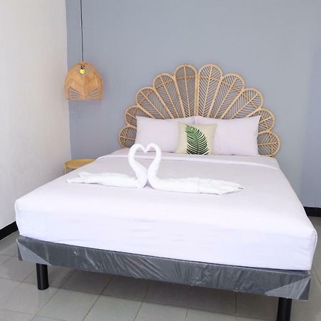 Rarem Bed & Breakfast Бандар Лампунг Екстериор снимка