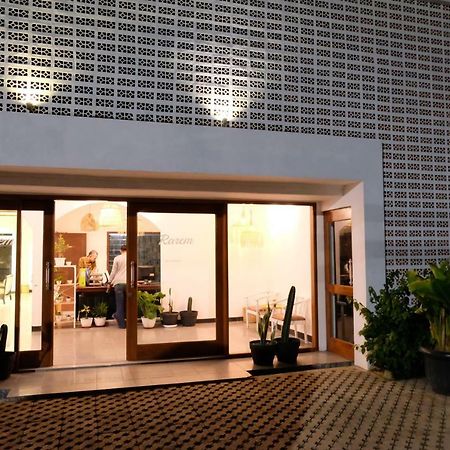 Rarem Bed & Breakfast Бандар Лампунг Екстериор снимка