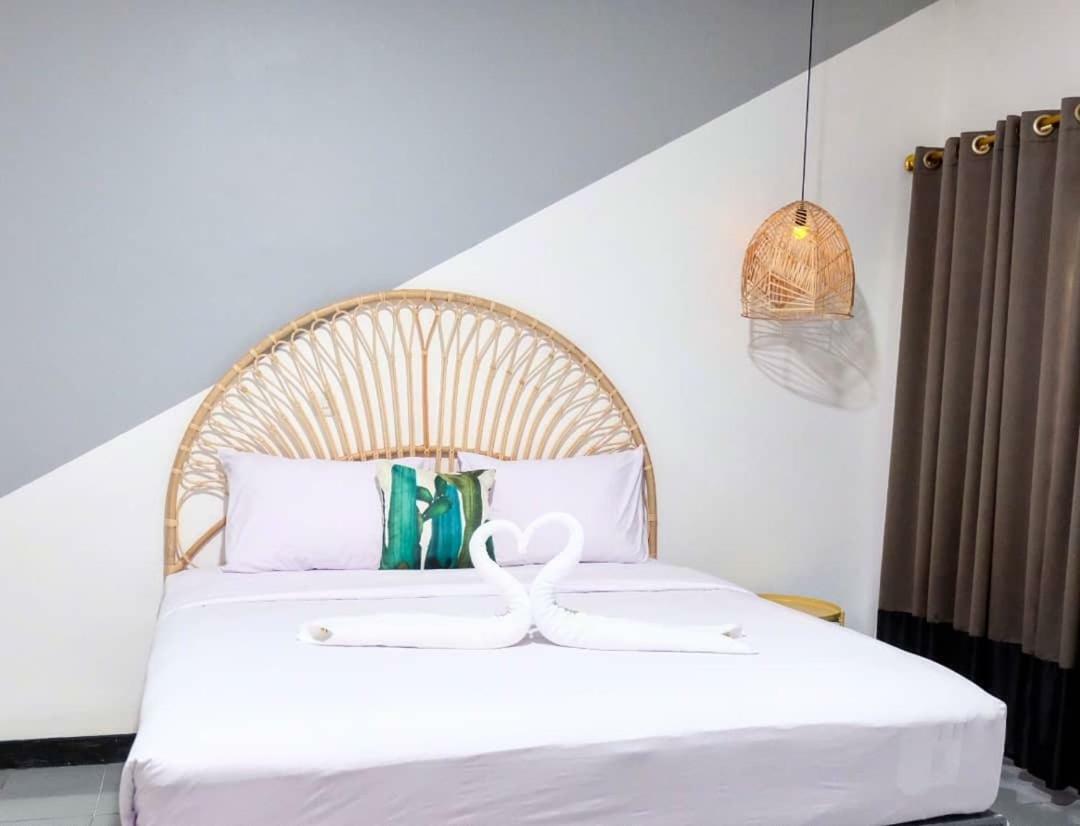 Rarem Bed & Breakfast Бандар Лампунг Екстериор снимка