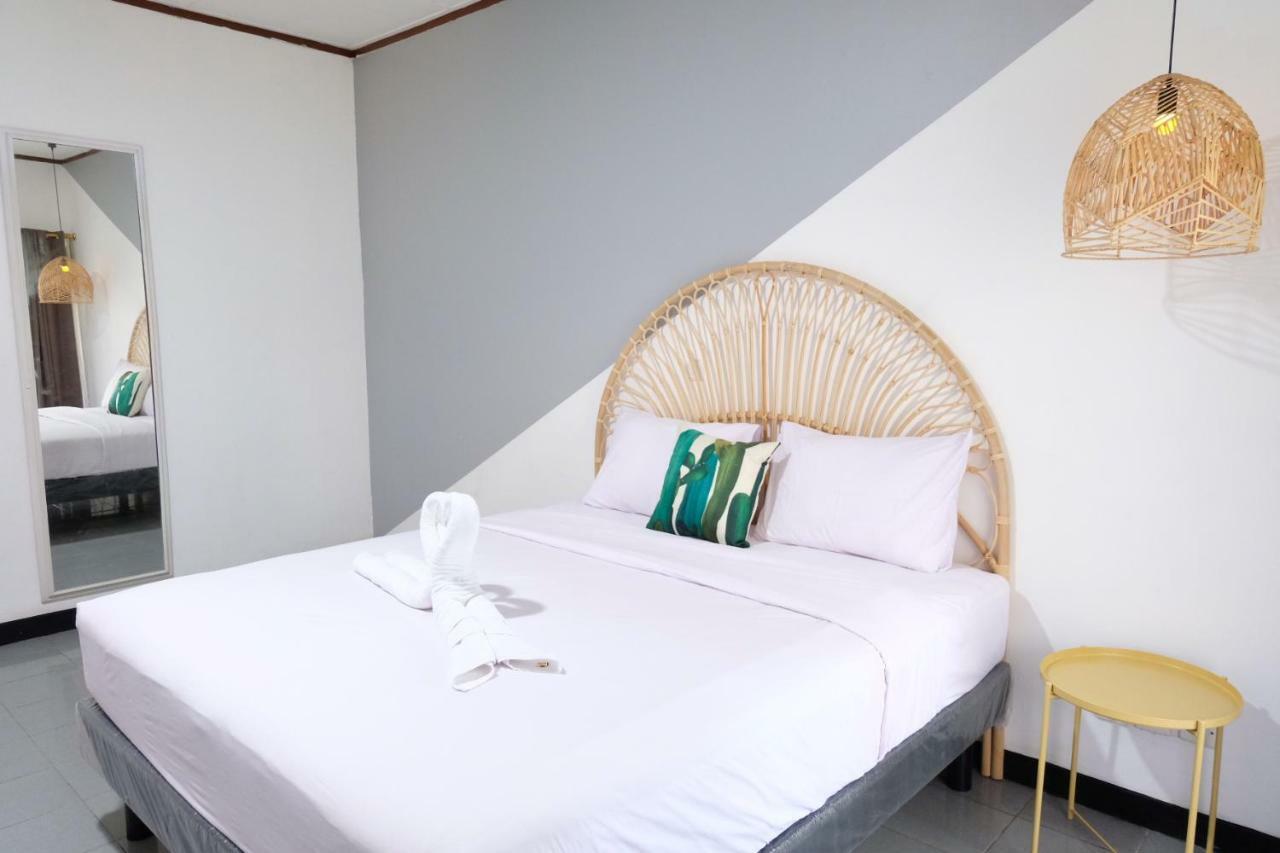 Rarem Bed & Breakfast Бандар Лампунг Екстериор снимка