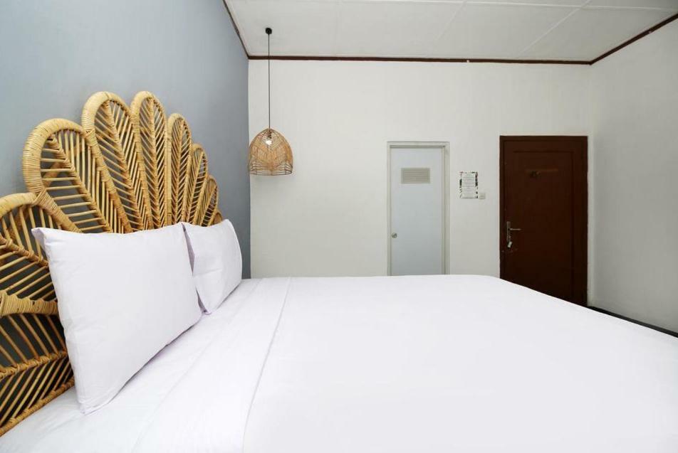 Rarem Bed & Breakfast Бандар Лампунг Екстериор снимка